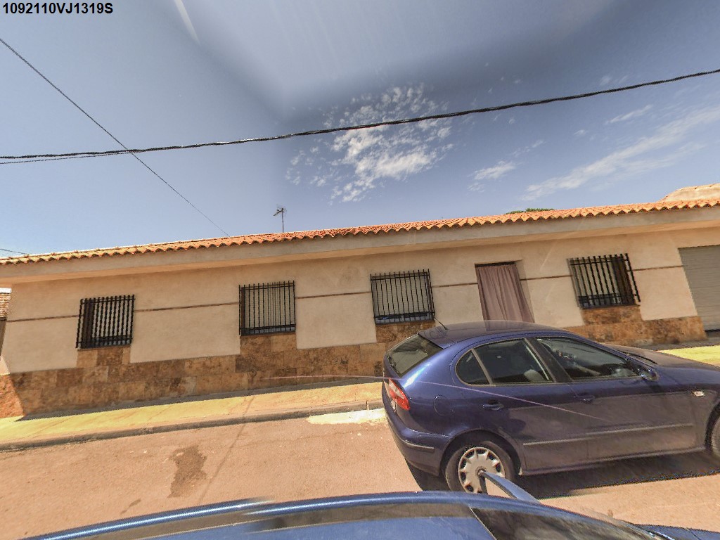 Fachada de la subasta en Malagon