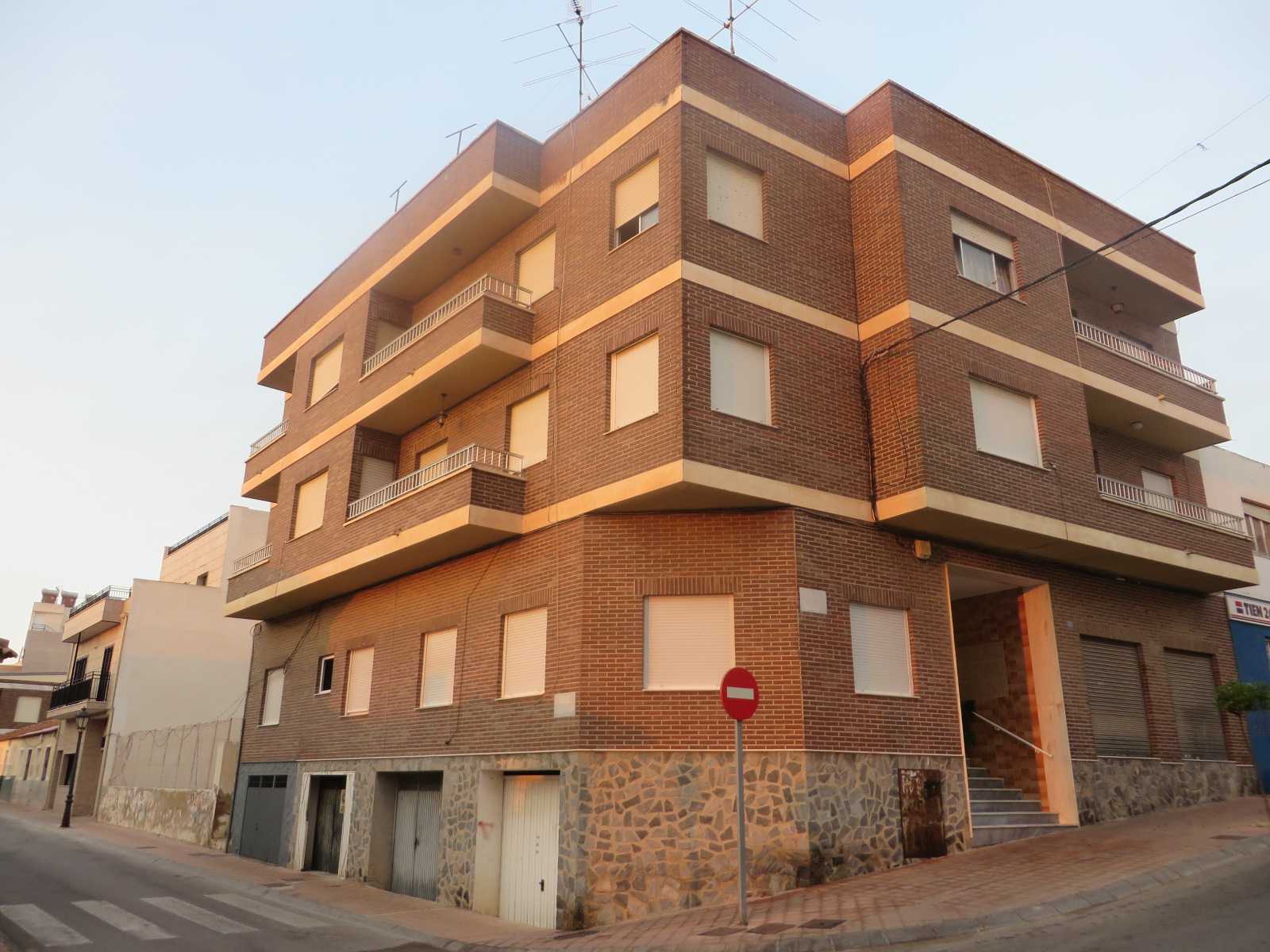 Fachada en San Miguel de Salinas