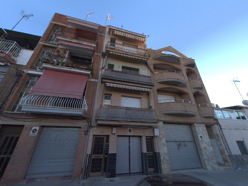 Fachada de la subasta en Sabadell
