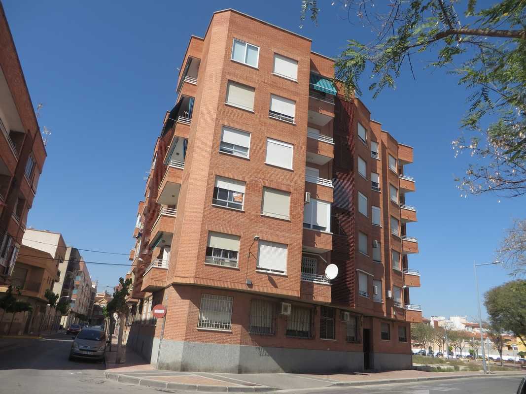 Fachada en Alcantarilla