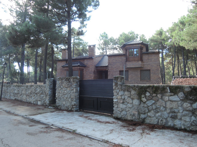 Fachada en Cadalso de los Vidrios