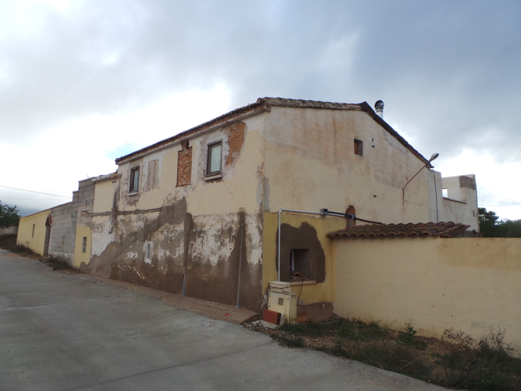 Fachada de la subasta en Onil