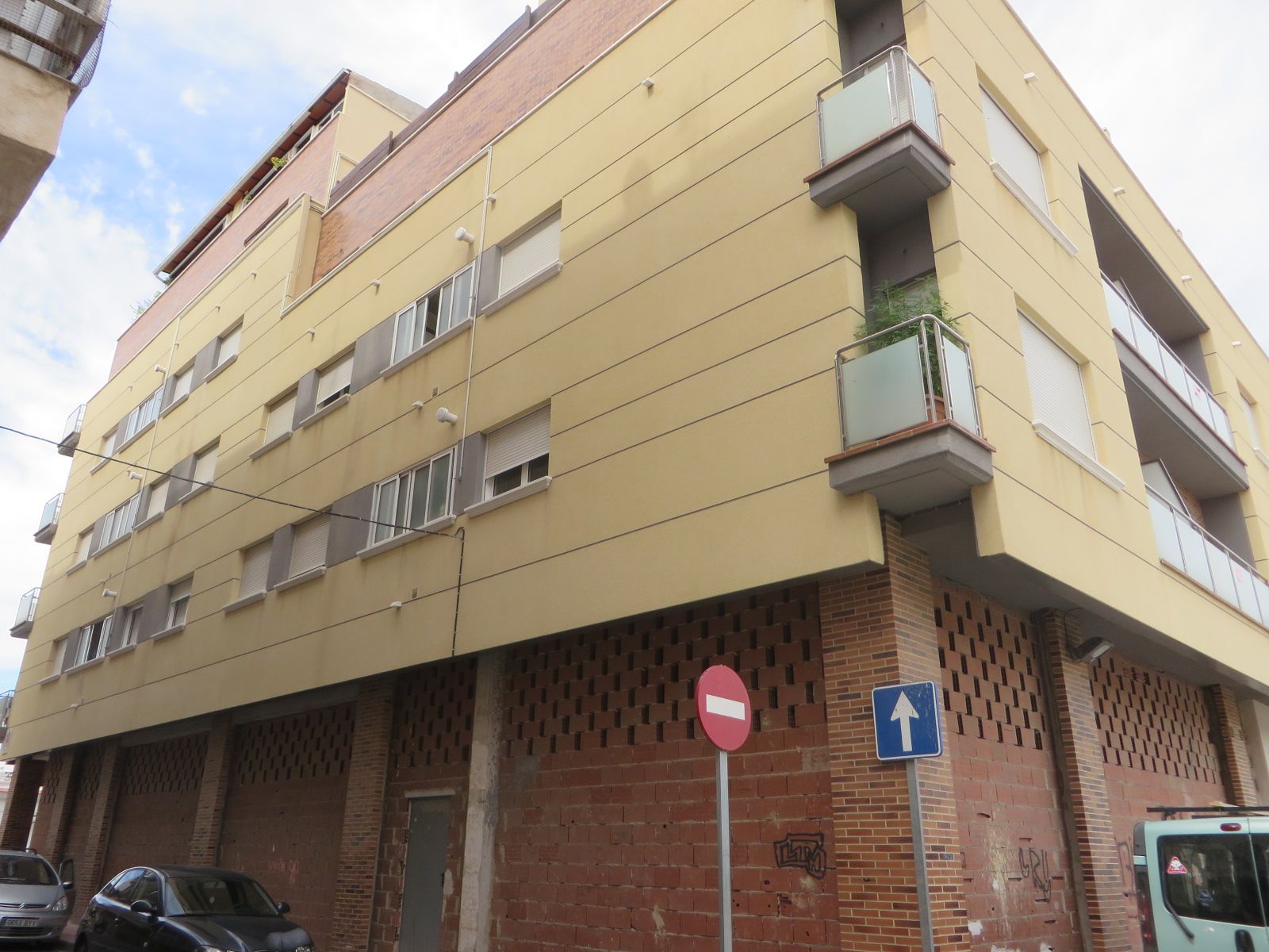 Fachada de la subasta en Murcia
