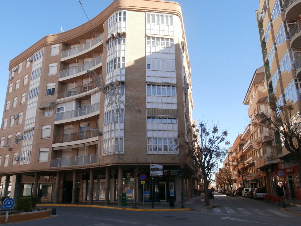 Fachada de la subasta en Caravaca De La Cruz