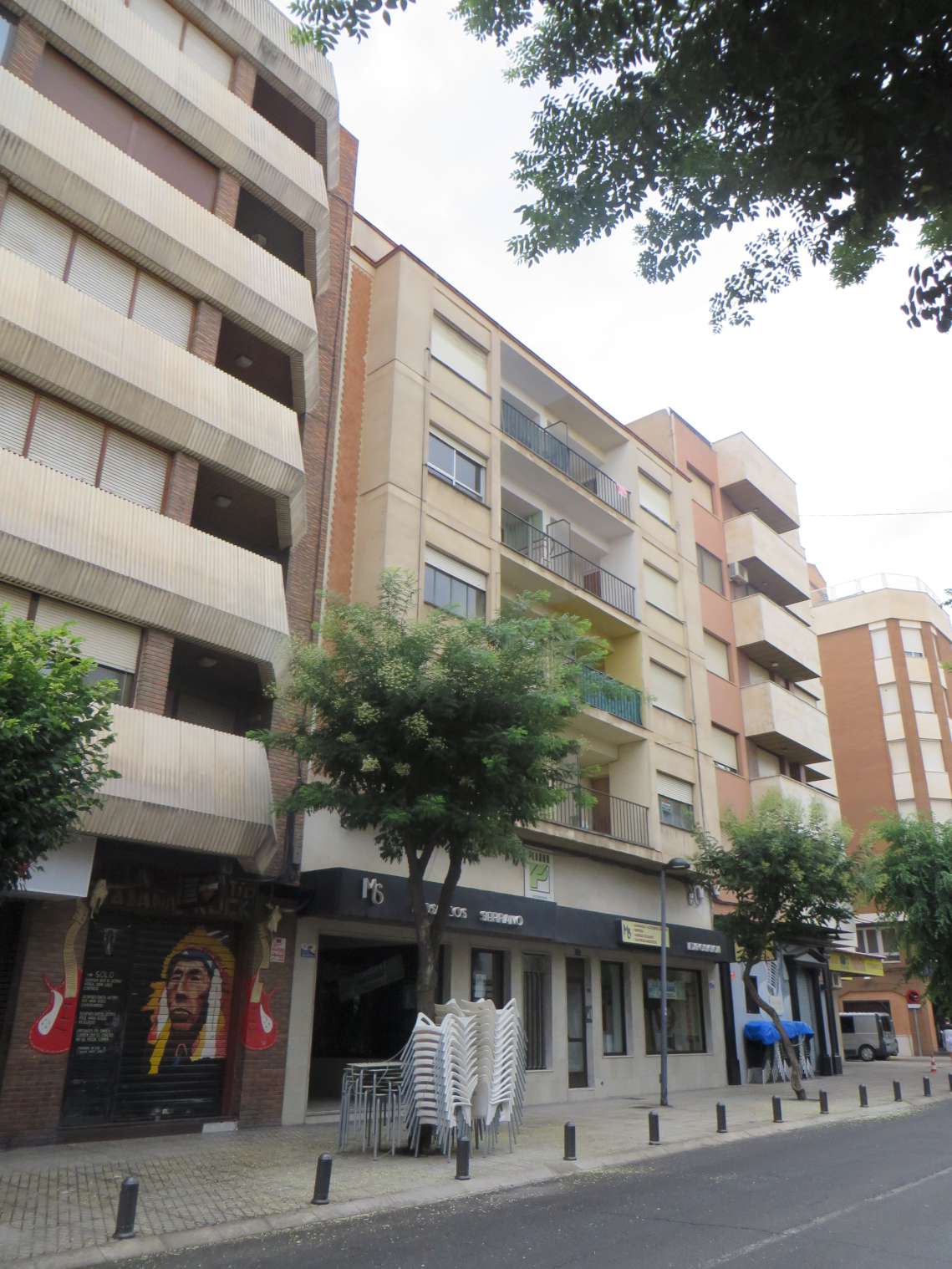 Fachada en Almansa