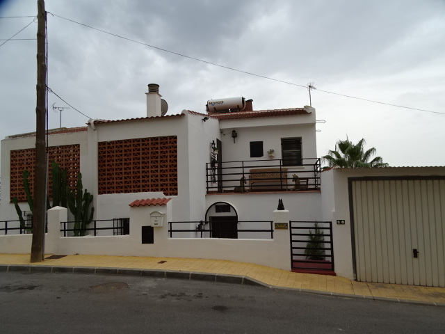 Fachada de la subasta en Rincón De La Victoria