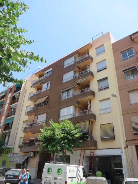 Fachada de la subasta en Manises