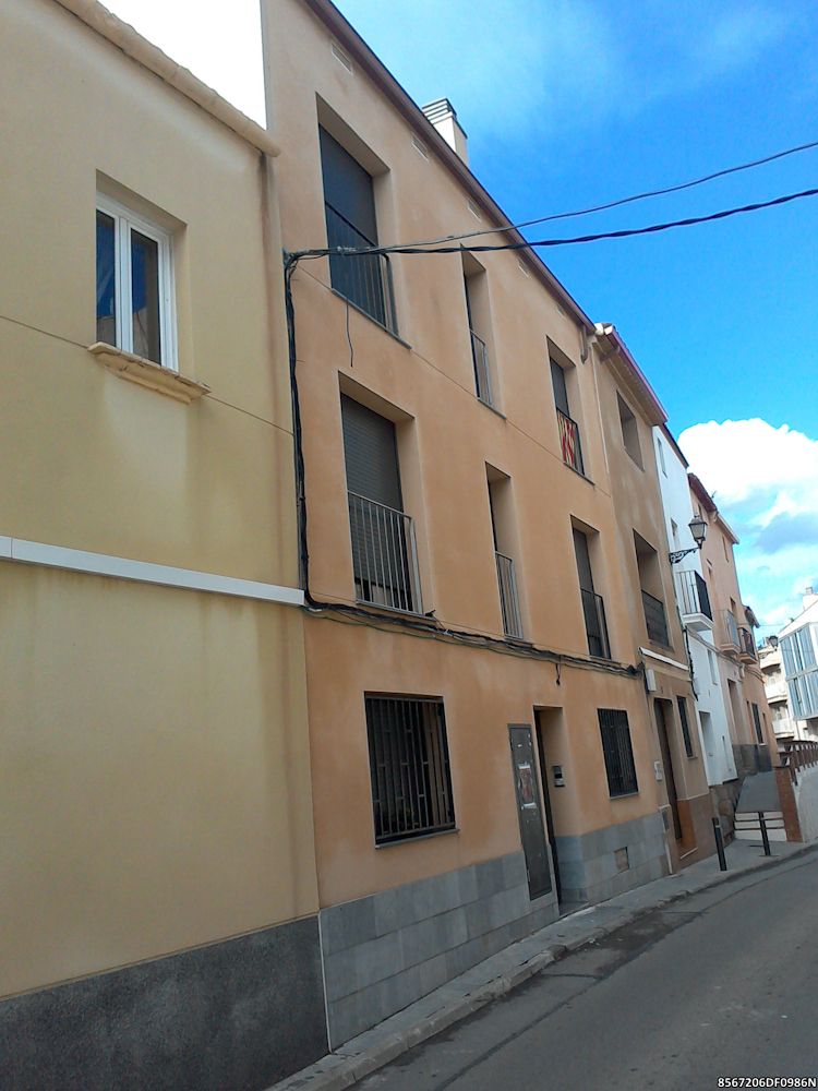 Fachada del lote 1 en Abrera