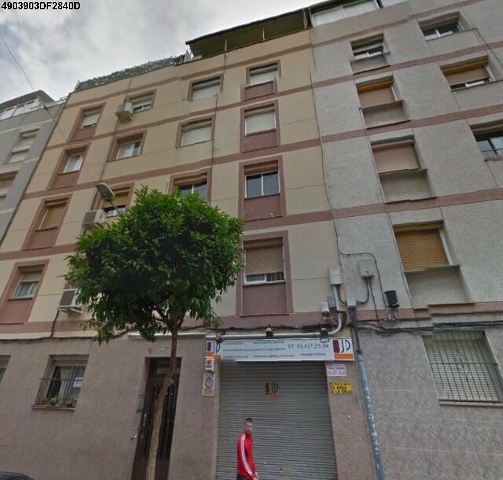 Fachada en L'Hospitalet de Llobregat