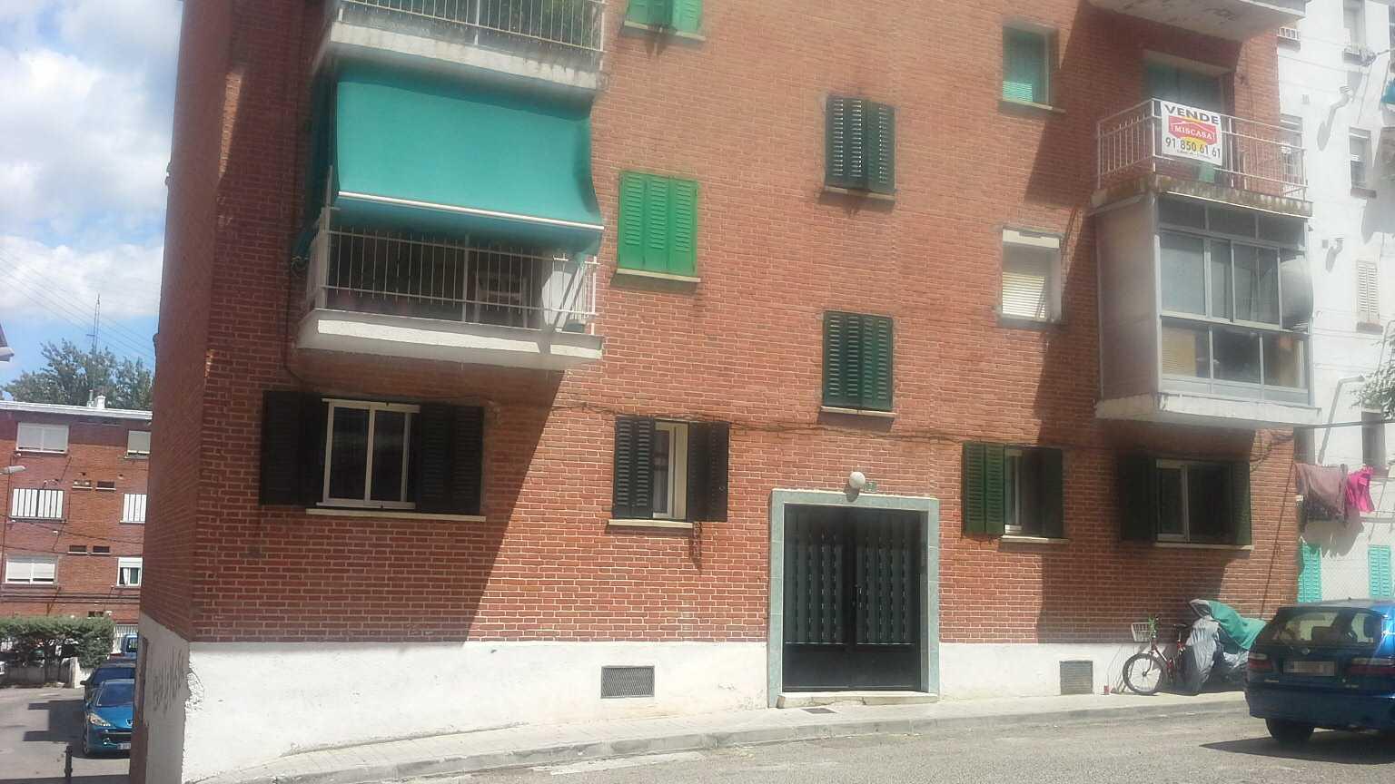 Fachada de la subasta en Collado Villalba